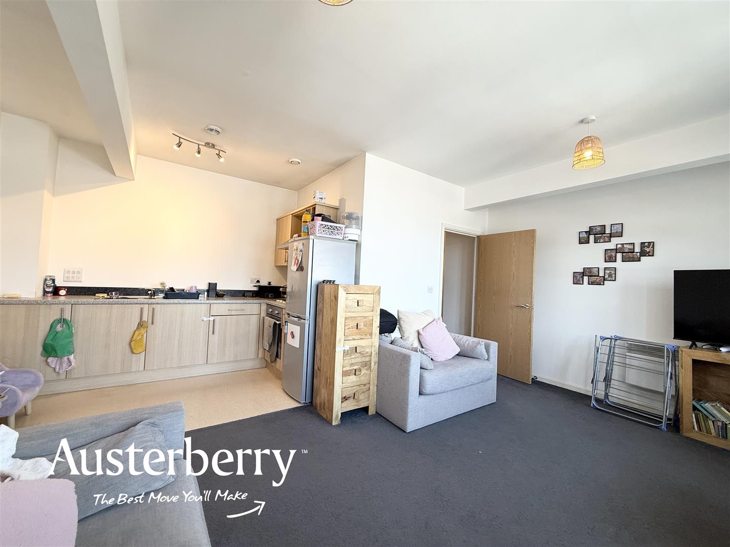 2 bed property in Hartley Court, Stoke-On-Trent